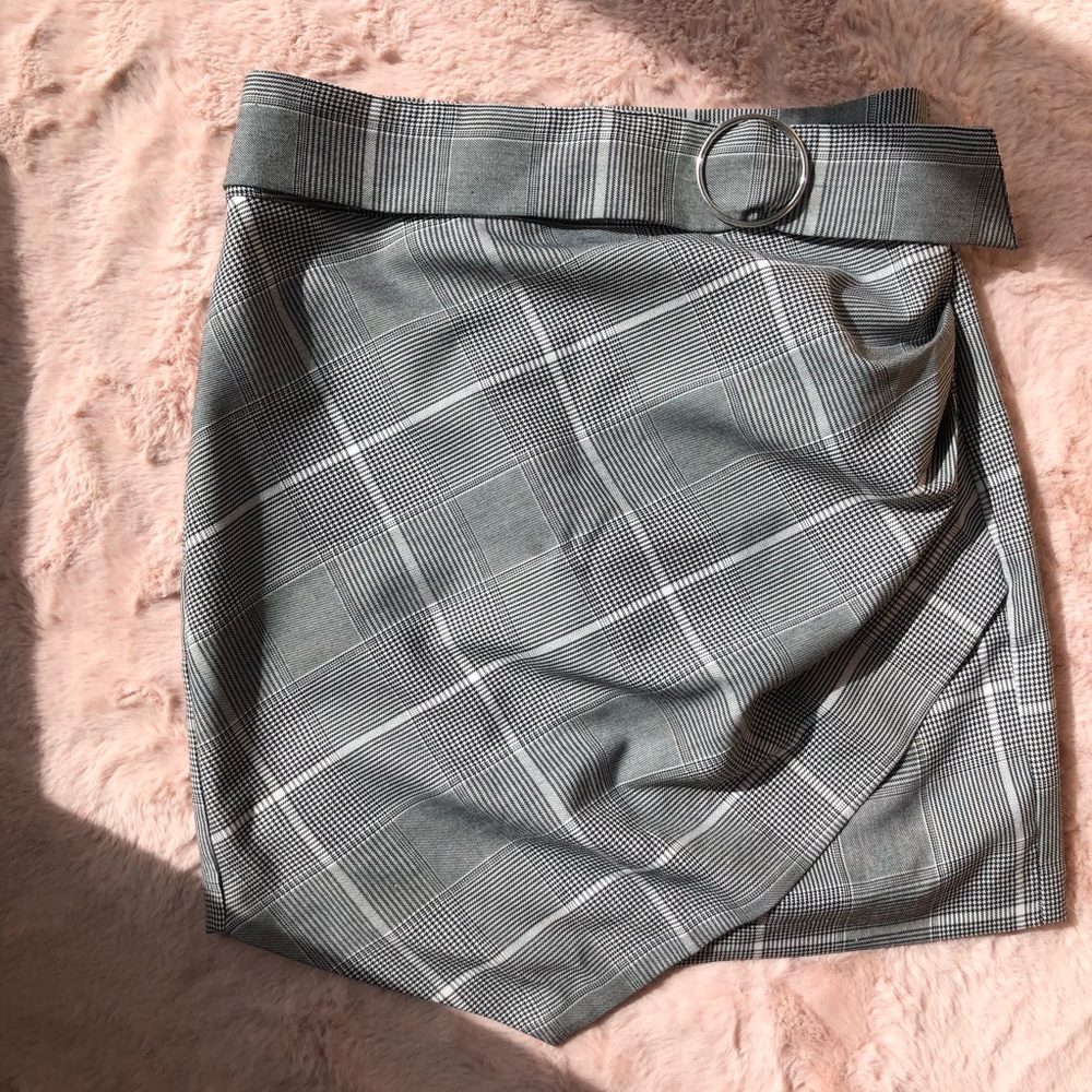 Dynamite Gray Asymmetrical Skirt
